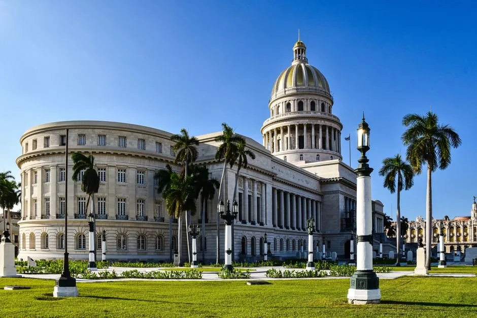 Edificio del Congreso de los Diputados donde se aprueba la ley de la pasarela al RETA para asesores y autónomos.