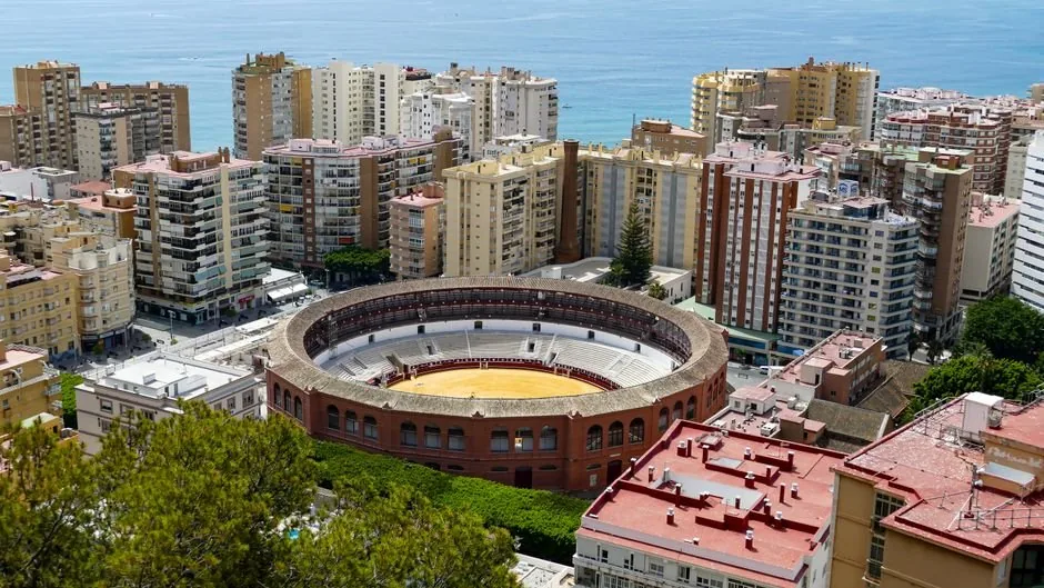 Infografía sobre la devolución del IVA en Gibraltar explicando el nuevo impuesto de transacciones para vendedores de comercio electrónico.